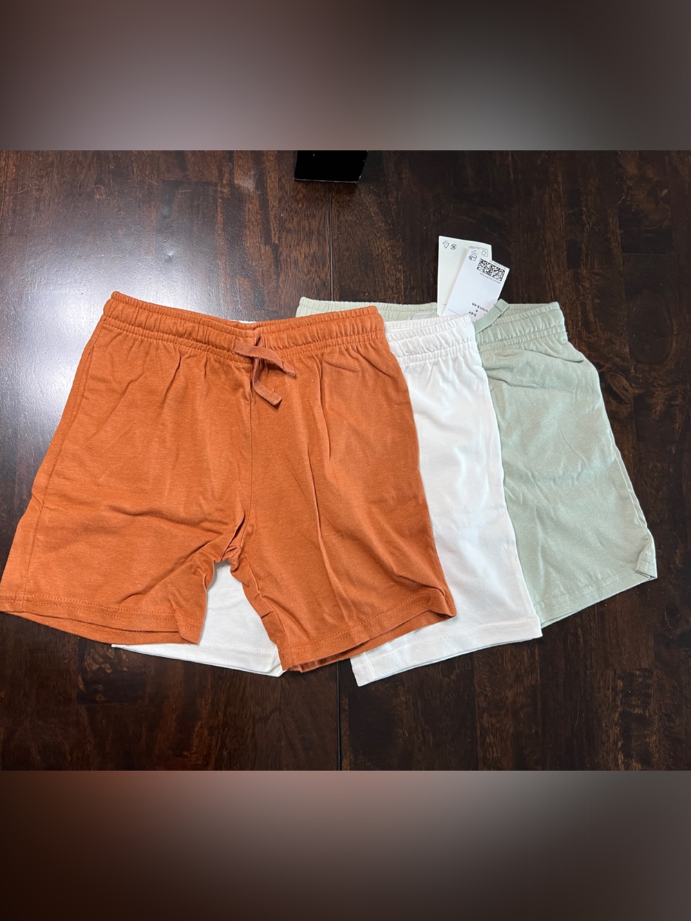 H&M Kids 3-Pack Shorts in Rust, White & Sage